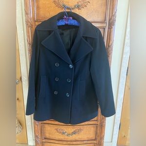Ladies pea coat. Great condition. 100% wool.